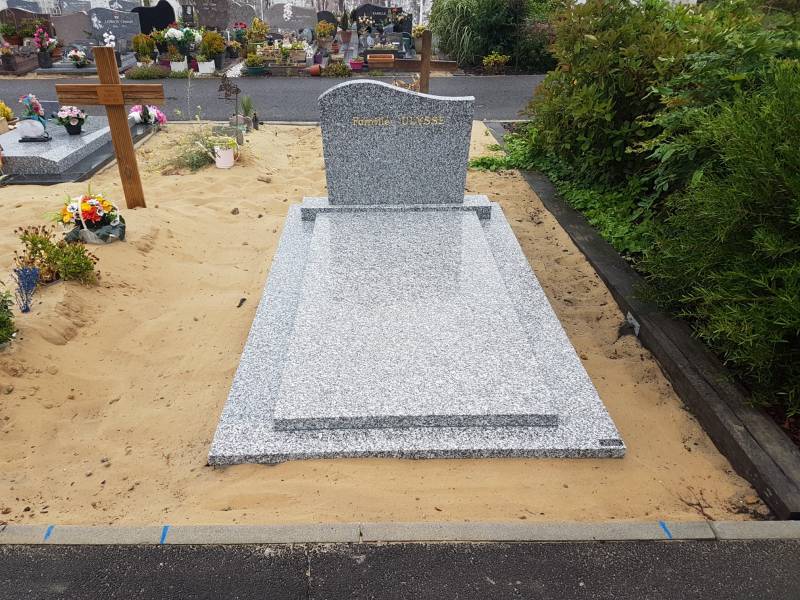 caveau en granit enterré sur biscarrosse