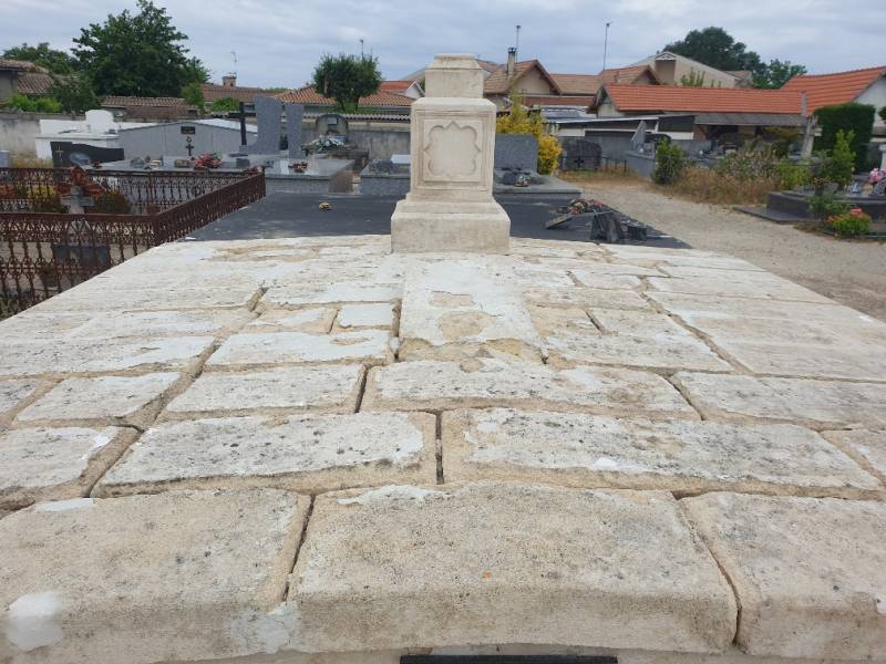 reprise de tous les joints sur un caveau ancien