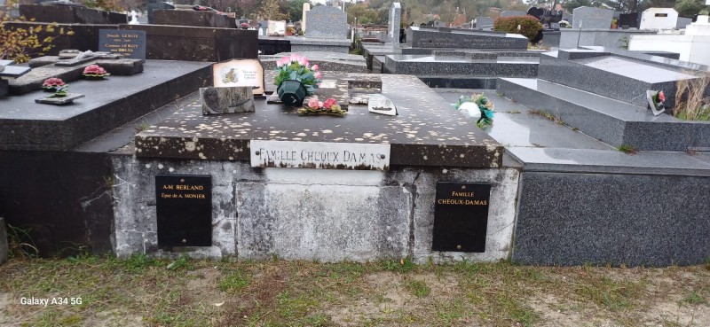 Nettoyer un monument funéraire sur Gujan-Mestras 