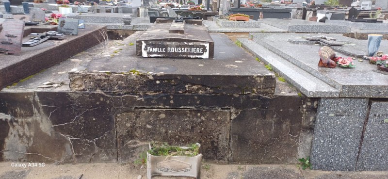 Nettoyer un monument funéraire sur Gujan-Mestras 