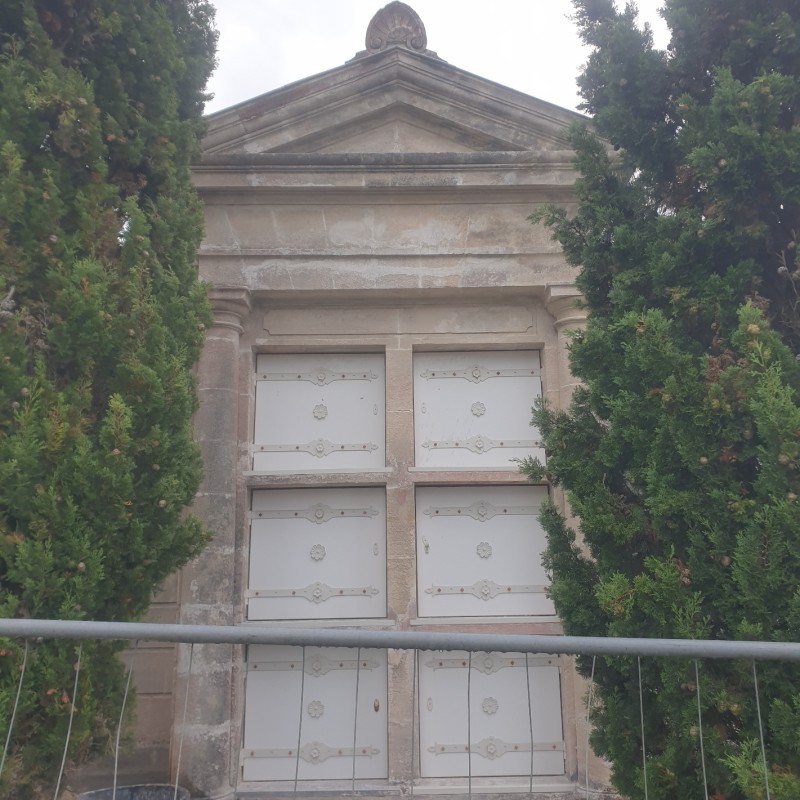 Réaménagement d’un dépositoire en pierre en espace columbarium au cimetière d’Arcachon