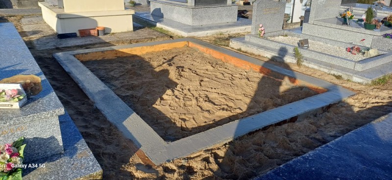 Qui peut réparer une tombe à La Teste de Buch ?