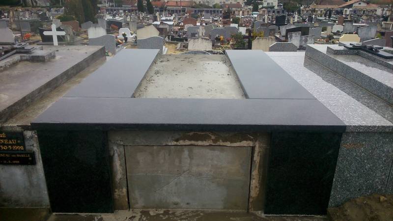 granit noir d'Afrique posé d'équerre