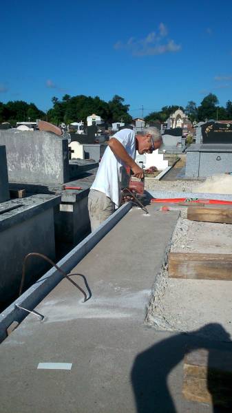 agrafage du granit au caveau sur Gujan Mestras