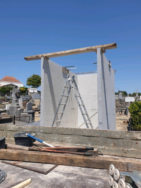 Chapelle en granit du Tarn Bouchardé en Gironde